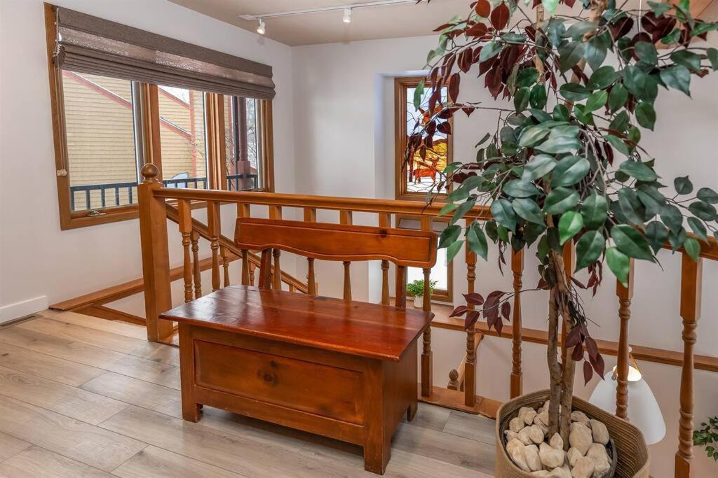 Peaceful 2-Bedroom Townhome Retreat W/Wooded View Galena Ngoại thất bức ảnh