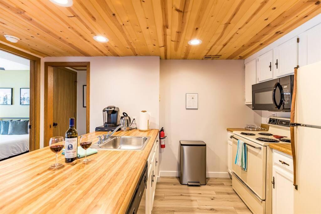 Peaceful 2-Bedroom Townhome Retreat W/Wooded View Galena Ngoại thất bức ảnh